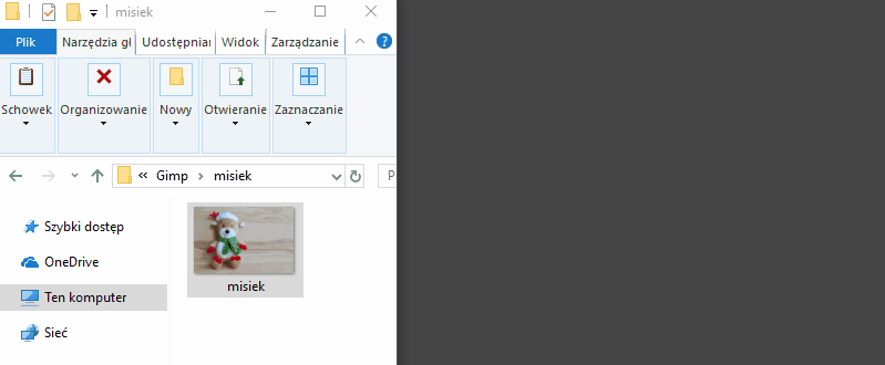 Przeciągnij i upuść plik obrazu do okna programu graficznego GIMP Otwieranie wybranego zdjęcia (drag and drop)