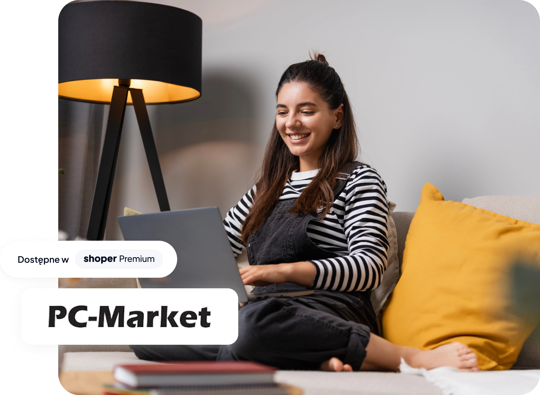 Kobieta patrzy w komputer, a na grafikę naniesione jest logo systemu ERP PC-Market