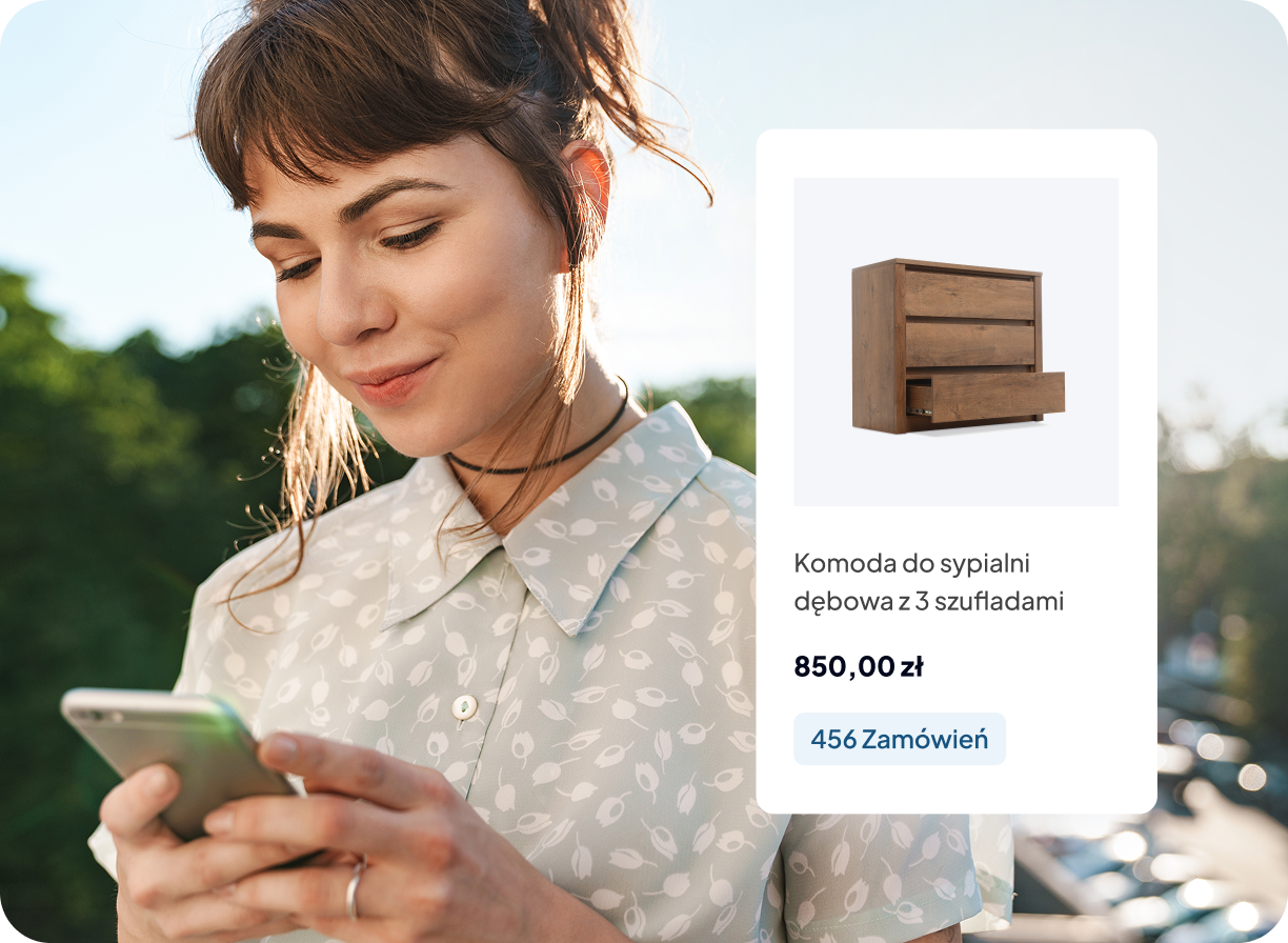 Dziewczyna kupuje komodę w sklepie, który ma certyfikat SSL